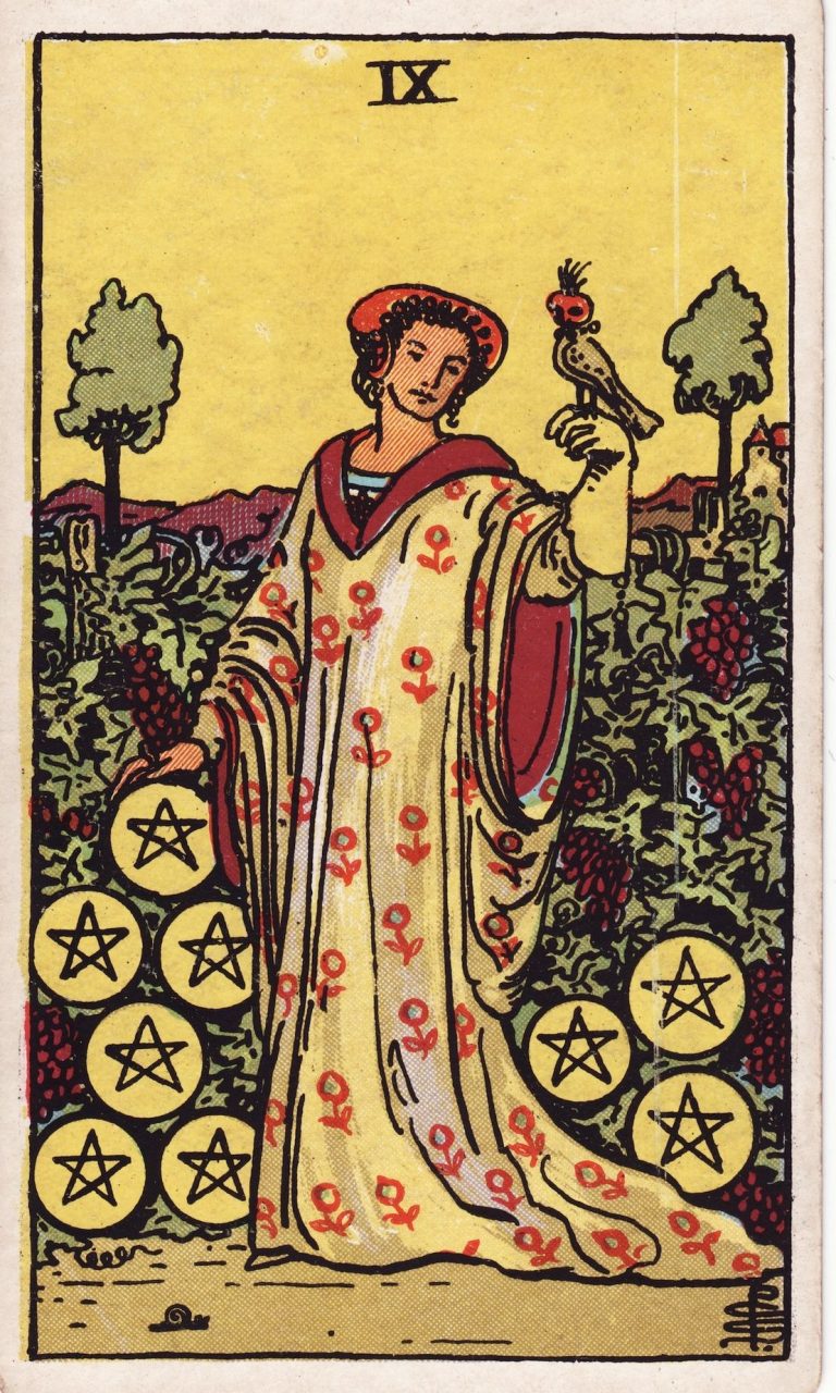 Lá Bài Nine of Pentacles – Nghĩa Lá Bài Tarot